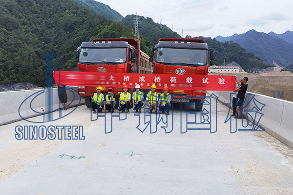 橋梁荷載試驗現場