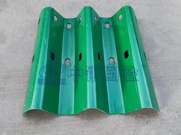 公路波形護(hù)欄